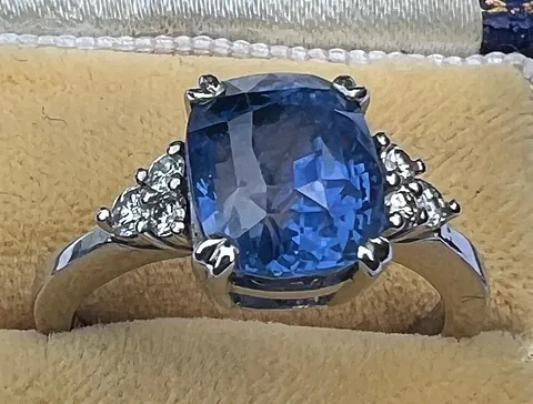 5 carat Ceylon sapphire £3,200